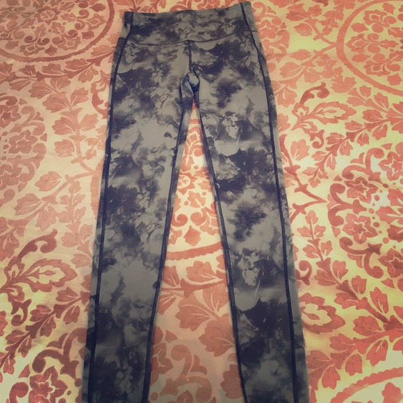 Athleta Pants - Athleta High Rise Chaturanga Tights Size Small